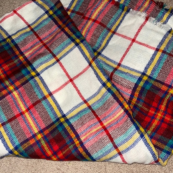 Old Navy Accessories - Old Navy Women’s Plaid Blanket scarf